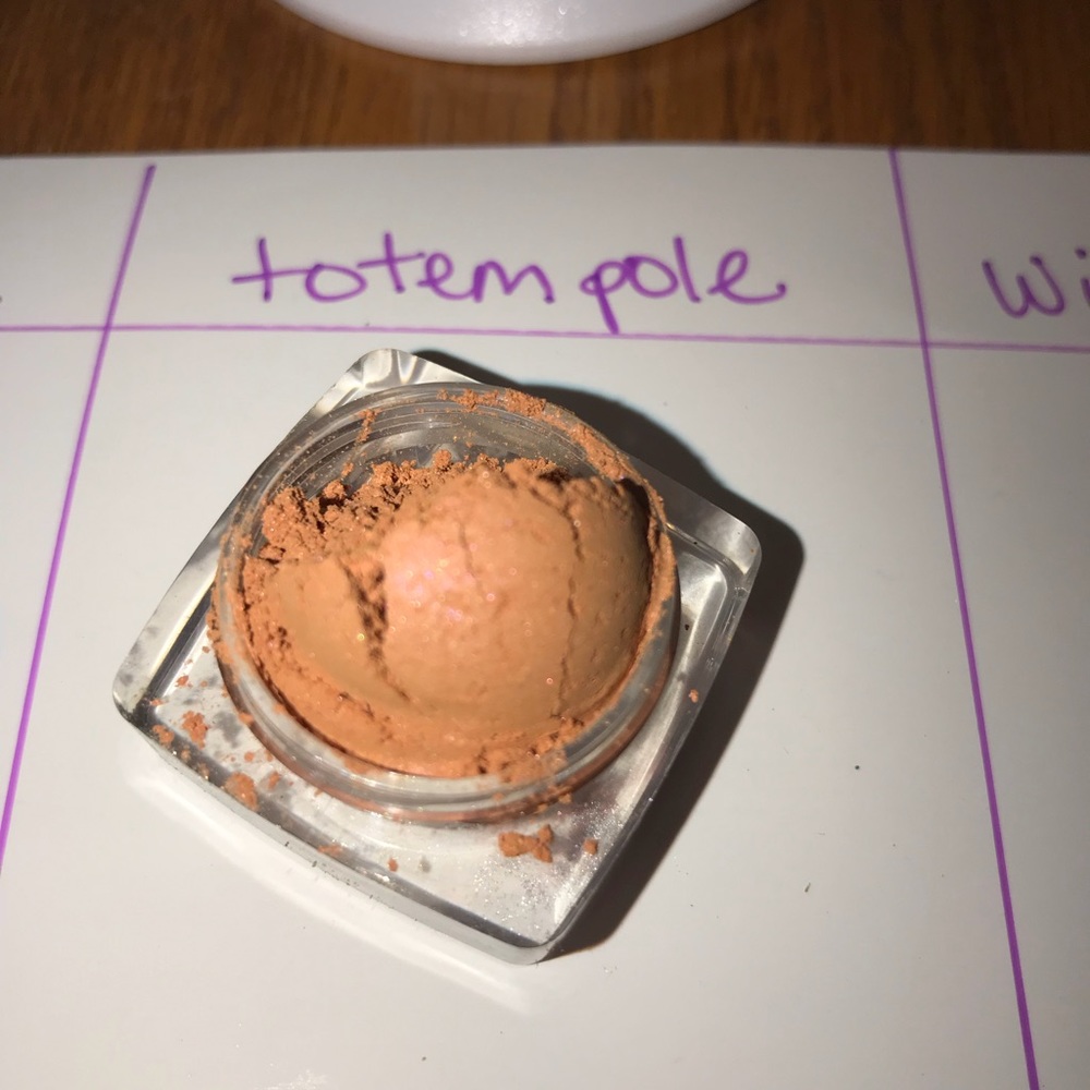 Mineral Eyeshadow in Totem Pole.